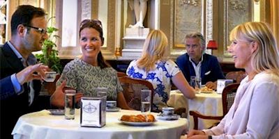 Karine Hagen having coffee with friends in Italy