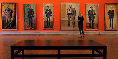 Karine Hagen viewing artwork at the Munch Museum